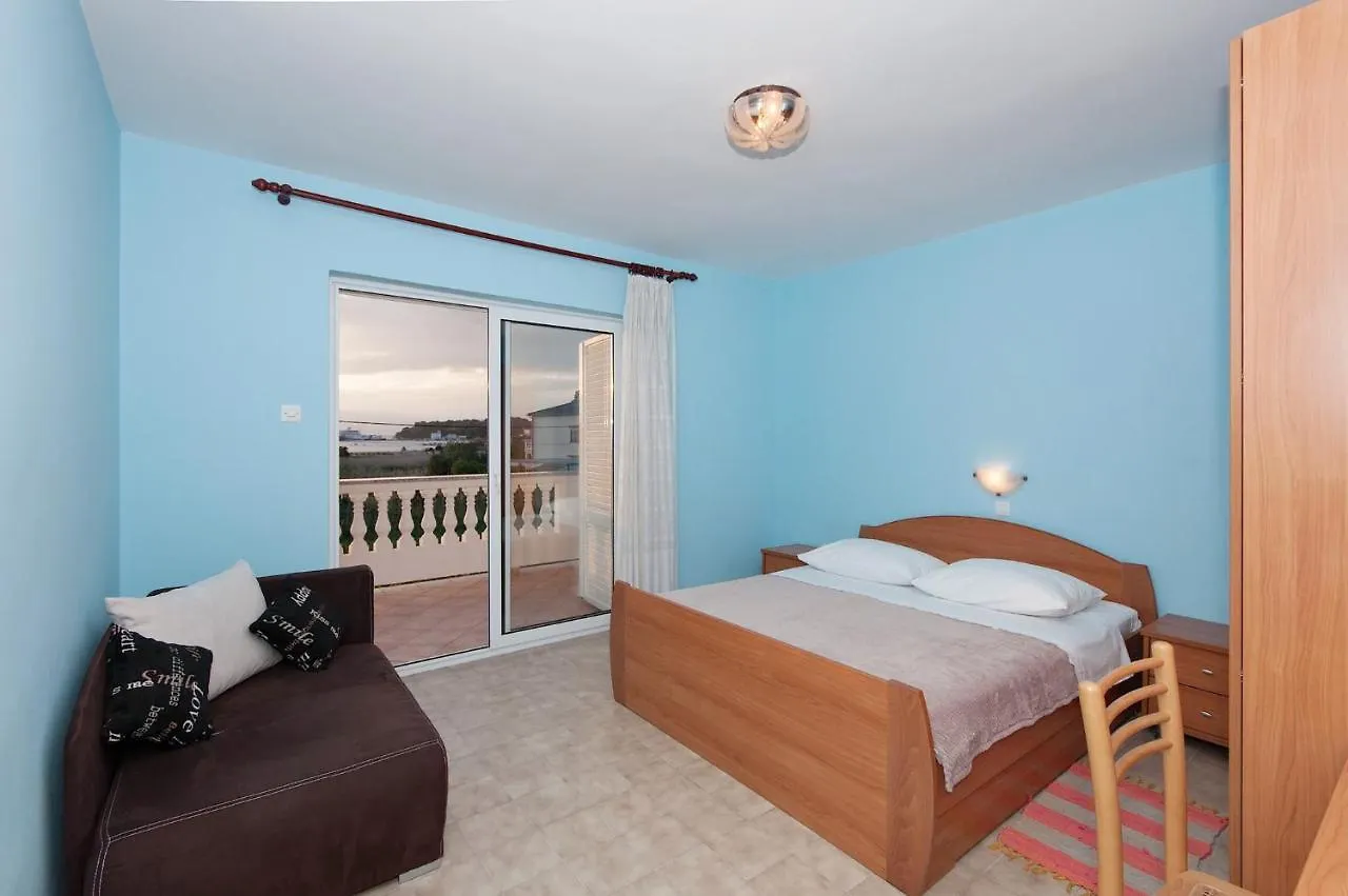 Apartment Lopar 12 0*,